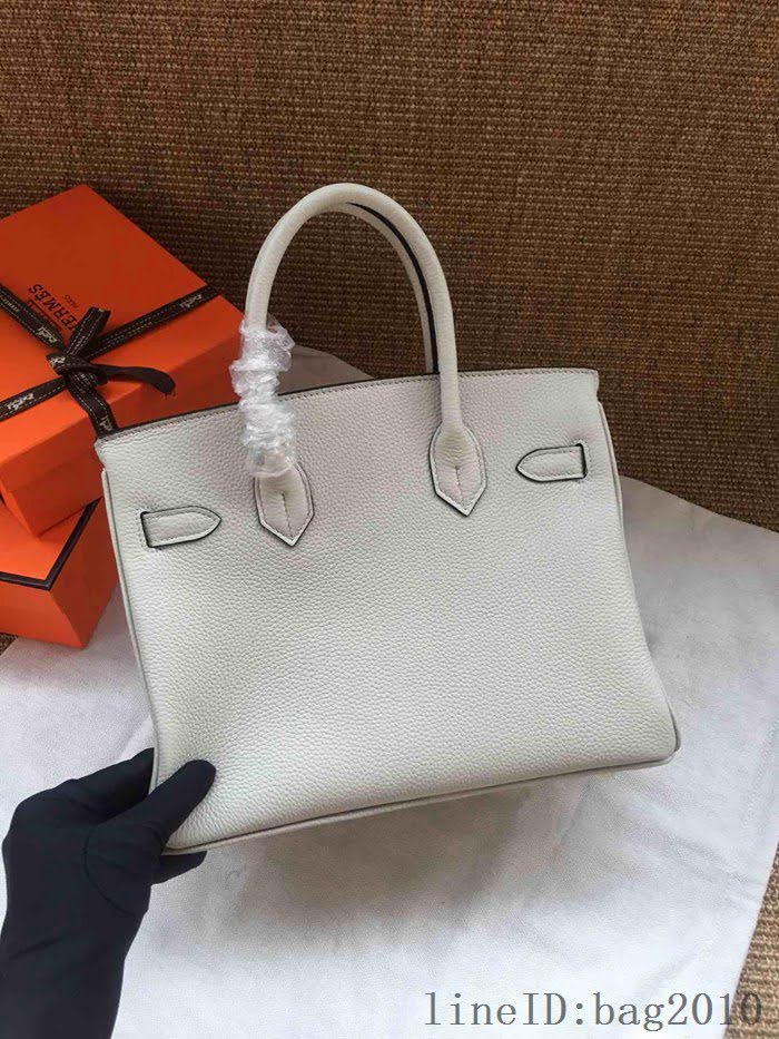 愛馬仕HERMES Birkin 鉑金包 珍珠灰 進口小牛皮 金銀扣 皮質細膩柔軟 時尚女手提包  tdher1140